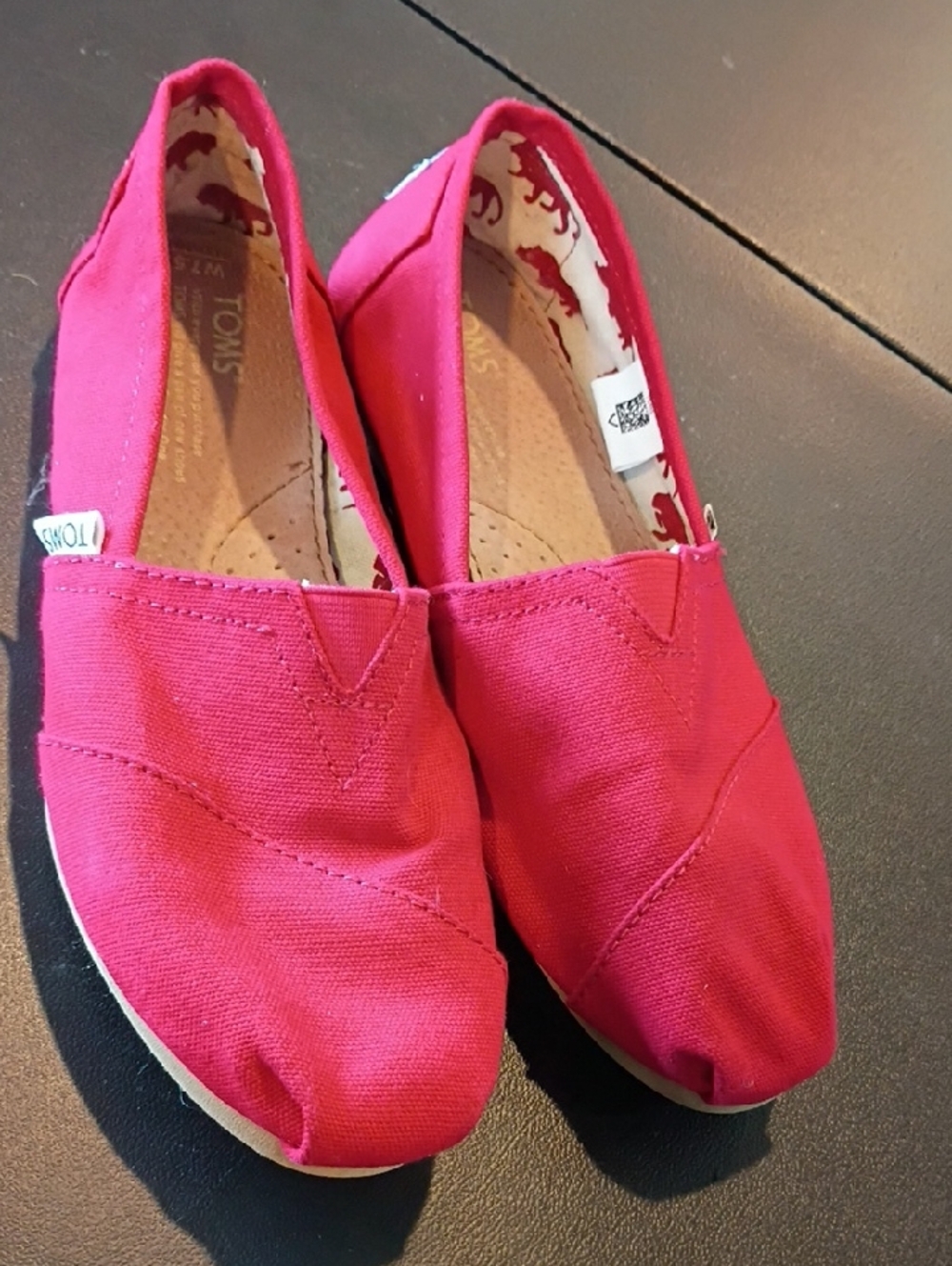 Toms Slip-On Canvas Shoes in Red Women's Size 7.5